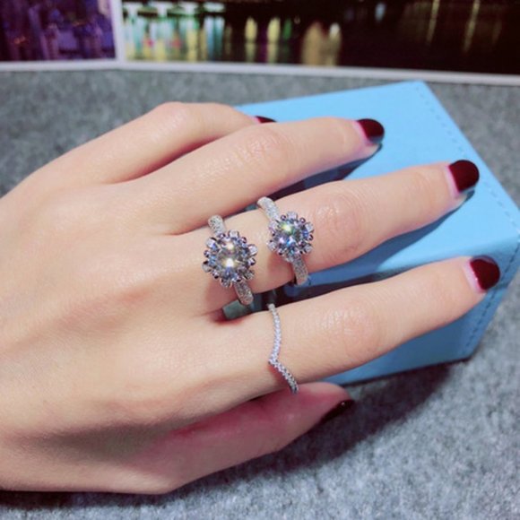 *NEW 925 Sterling Silver 3 CT Diamond Flower Ring - Picture 2 of 6